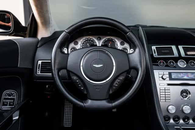 Aston Martin DB9 (2006) thumbnail 6
