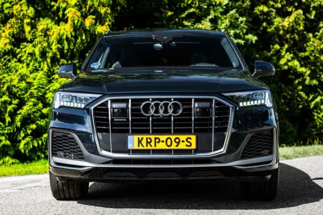Audi Q7 (2022) thumbnail 3