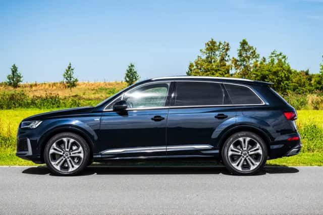 Audi Q7 (2022) thumbnail 4