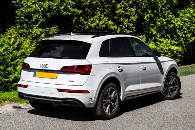 Audi Q5 (2023) thumbnail 2