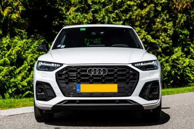 Audi Q5 (2023) thumbnail 3
