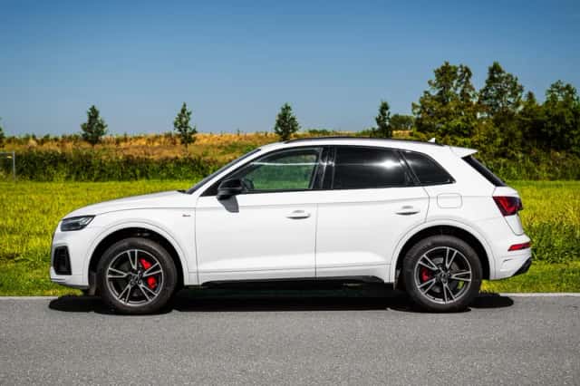 Audi Q5 (2023) thumbnail 4