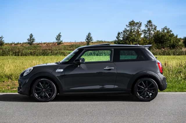 MINI Cooper S (2015) thumbnail 4