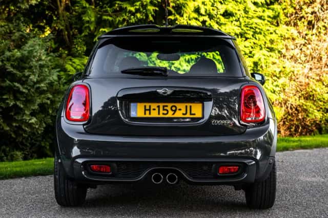 MINI Cooper S (2015) thumbnail 5
