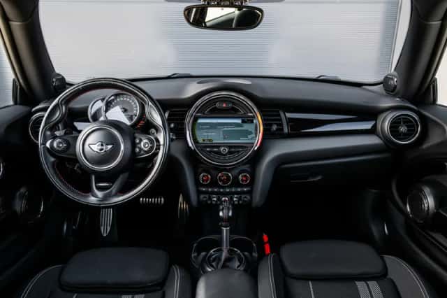 MINI Cooper S (2015) thumbnail 6