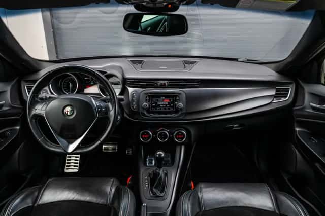Alfa Romeo Giulietta (2014) thumbnail 6