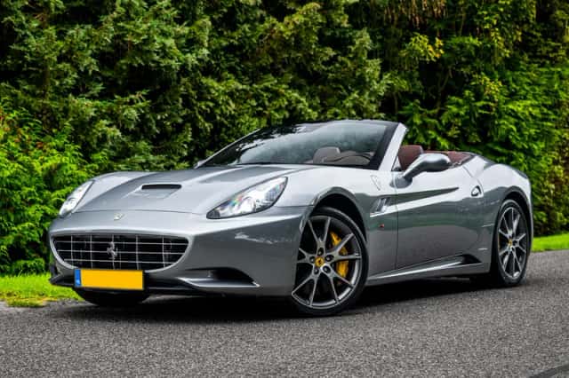 Ferrari California (2011) thumbnail 1