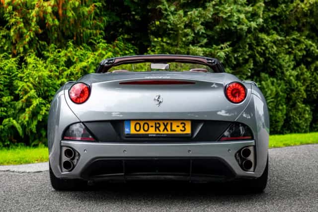 Ferrari California (2011) thumbnail 5