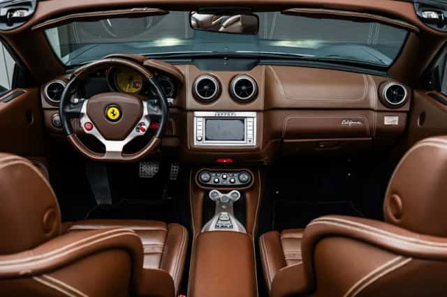 Ferrari California (2011) thumbnail 6