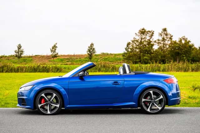 Audi TTS (2016) thumbnail 4