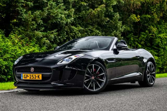 Jaguar F-Type (2015) thumbnail 1