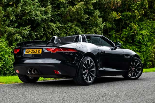 Jaguar F-Type (2015) thumbnail 2