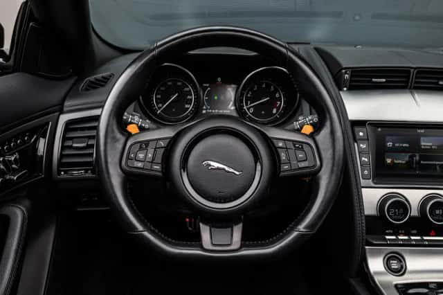 Jaguar F-Type (2015) thumbnail 6