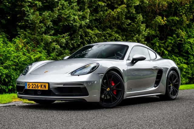 Porsche 718 Cayman (2018) thumbnail 1