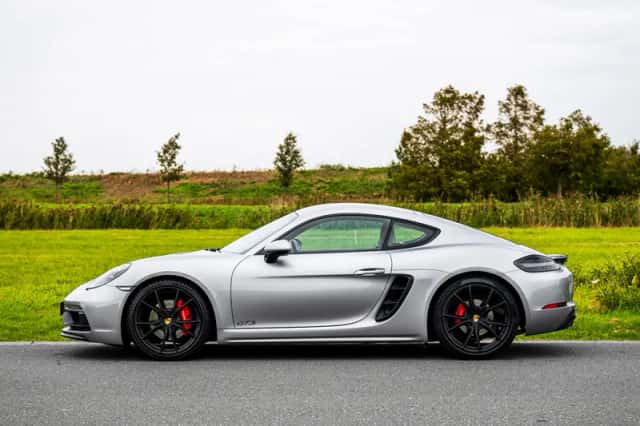 Porsche 718 Cayman (2018) thumbnail 4