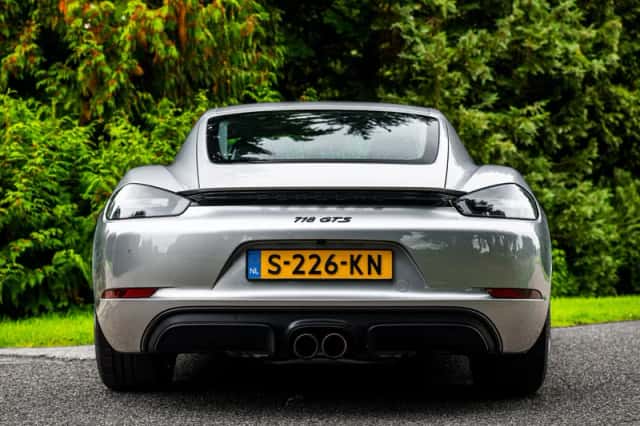 Porsche 718 Cayman (2018) thumbnail 5