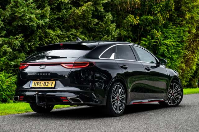 Kia ProCeed (2020) thumbnail 2