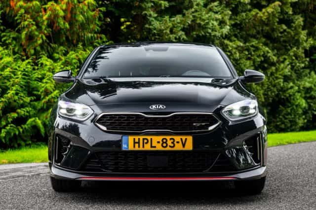 Kia ProCeed (2020) thumbnail 3