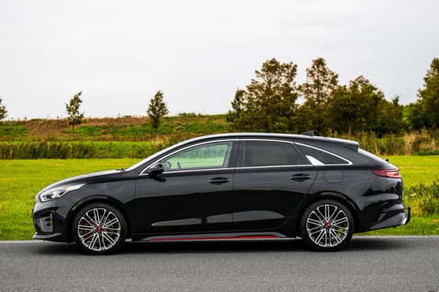 Kia ProCeed (2020) thumbnail 4