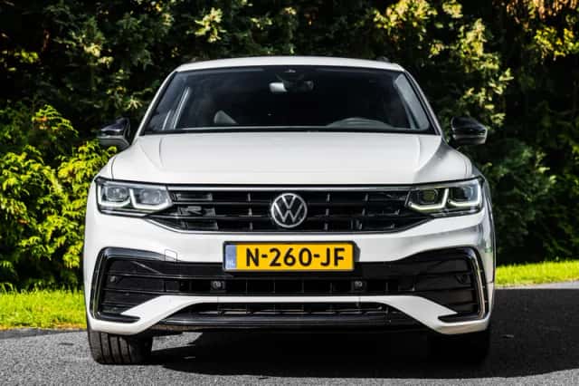 Volkswagen Tiguan (2021) thumbnail 3