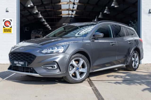 Ford Focus (2020) thumbnail 1