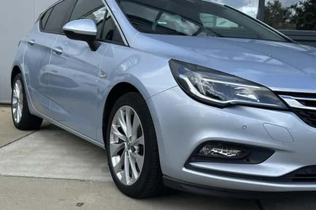 Opel Astra (2016) thumbnail 2