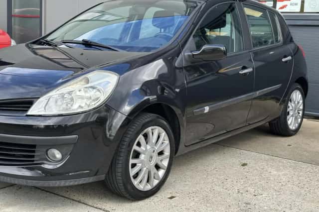 Renault Clio (2009) thumbnail 4