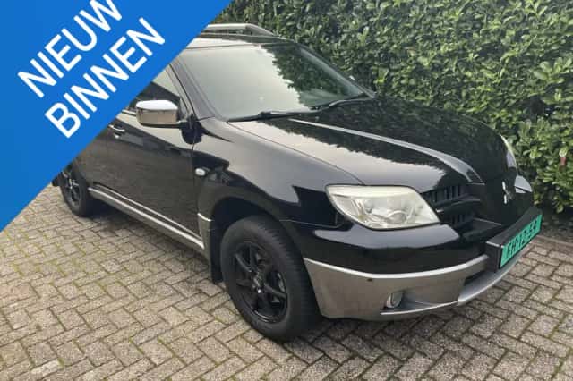 Mitsubishi Outlander (2008) thumbnail 1