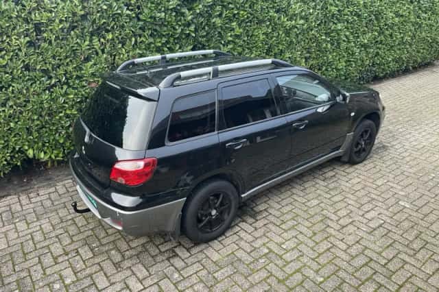 Mitsubishi Outlander (2008) thumbnail 3