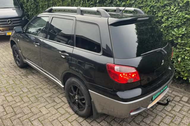 Mitsubishi Outlander (2008) thumbnail 6