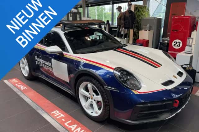 Porsche 911 (2023) thumbnail 1