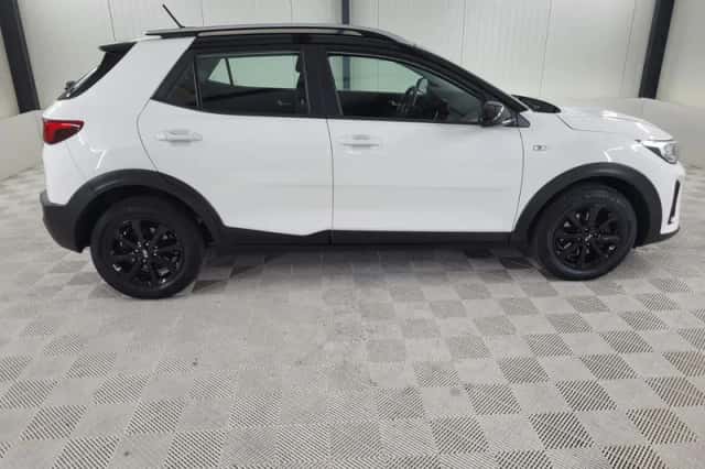 Kia Stonic (2021) thumbnail 5