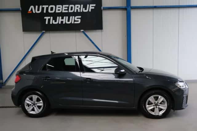 Audi A1 (2023) thumbnail 2