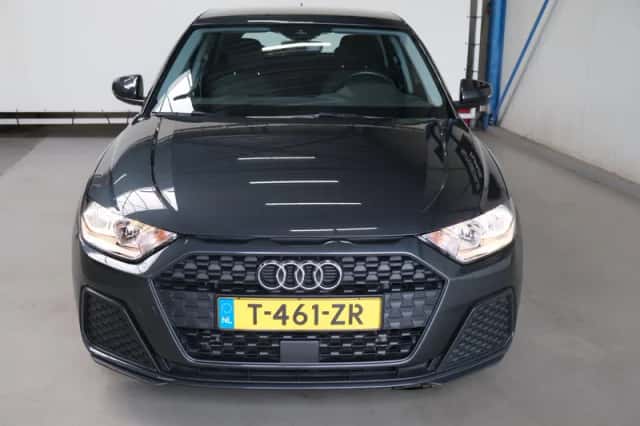 Audi A1 (2023) thumbnail 3