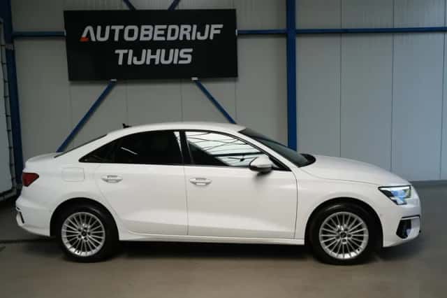 Audi A3 (2022) thumbnail 2