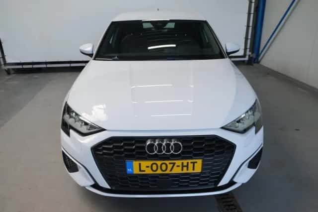 Audi A3 (2021) thumbnail 3