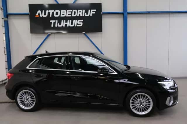 Audi A3 (2022) thumbnail 2