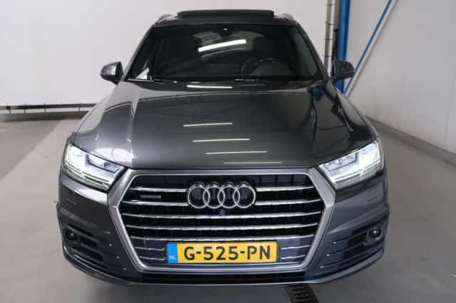Audi Q7 (2017) thumbnail 3