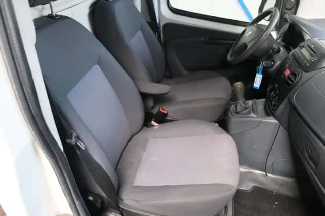 Peugeot Bipper (2010) thumbnail 6