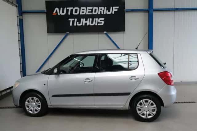 Škoda Fabia (2008) thumbnail 6