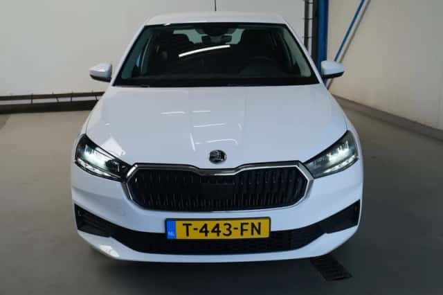 Škoda Fabia (2023) thumbnail 3