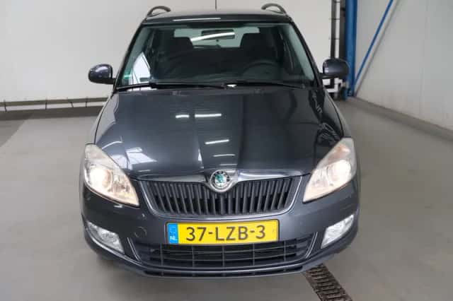 Škoda Fabia (2010) thumbnail 3