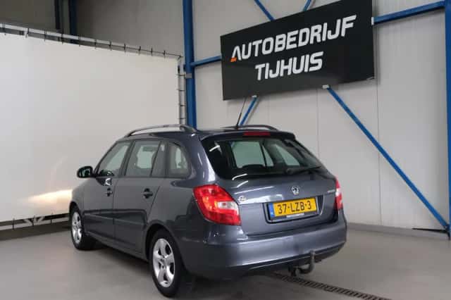 Škoda Fabia (2010) thumbnail 4