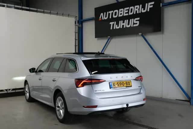 Škoda Octavia (2020) thumbnail 4
