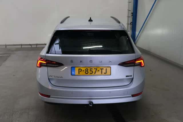 Škoda Octavia (2022) thumbnail 6