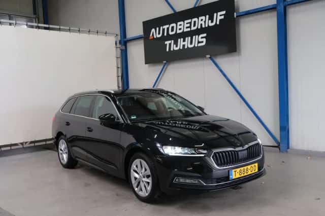 Škoda Octavia (2023) thumbnail 1