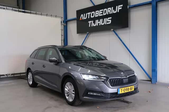 Škoda Octavia (2023) thumbnail 1
