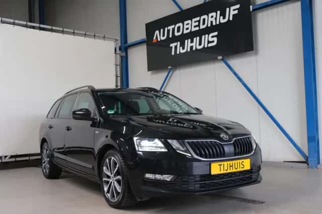 Škoda Octavia (2018) thumbnail 1
