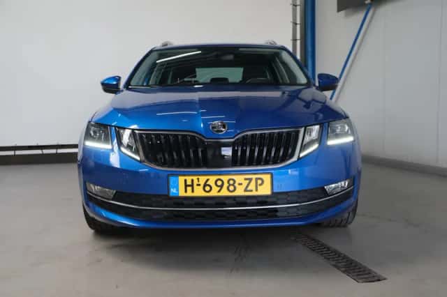 Škoda Octavia (2020) thumbnail 3