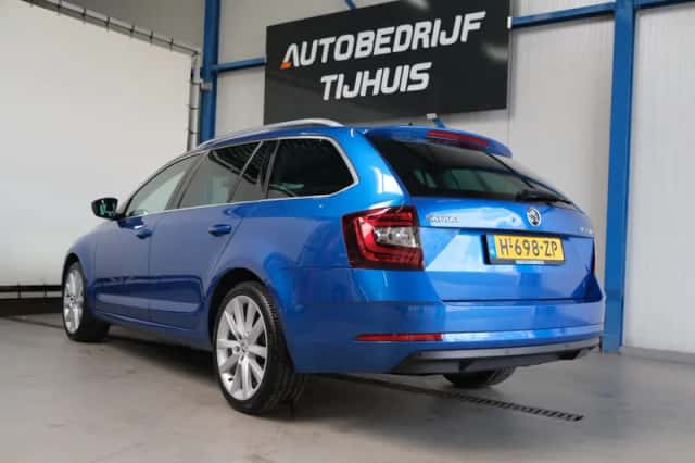 Škoda Octavia (2020) thumbnail 4